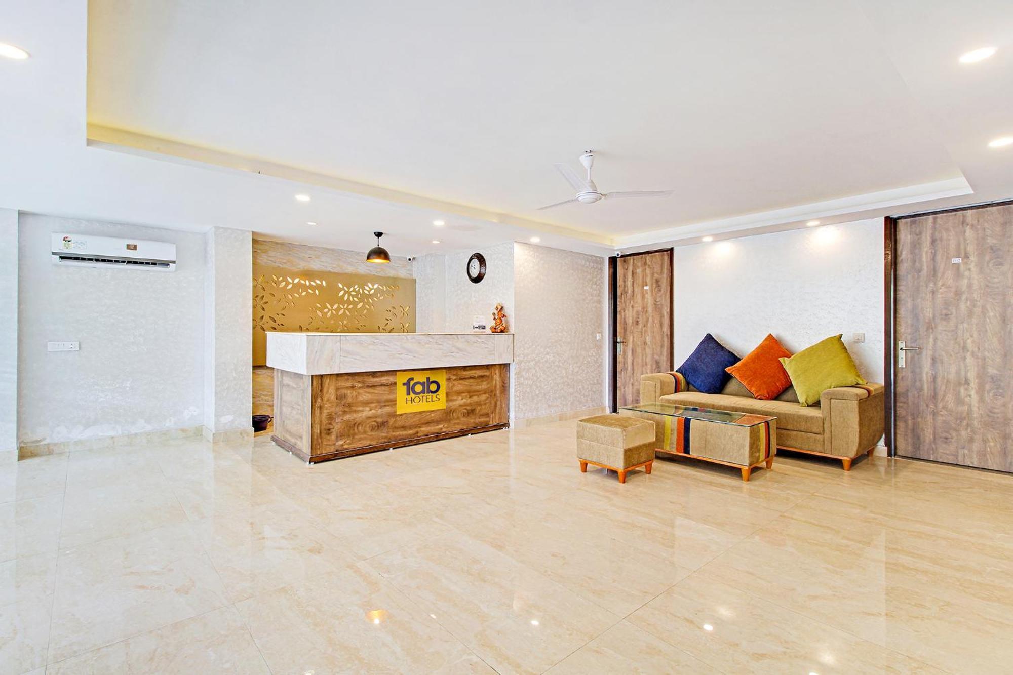 Fabhotel Soft Petals Gurgaon Exteriör bild
