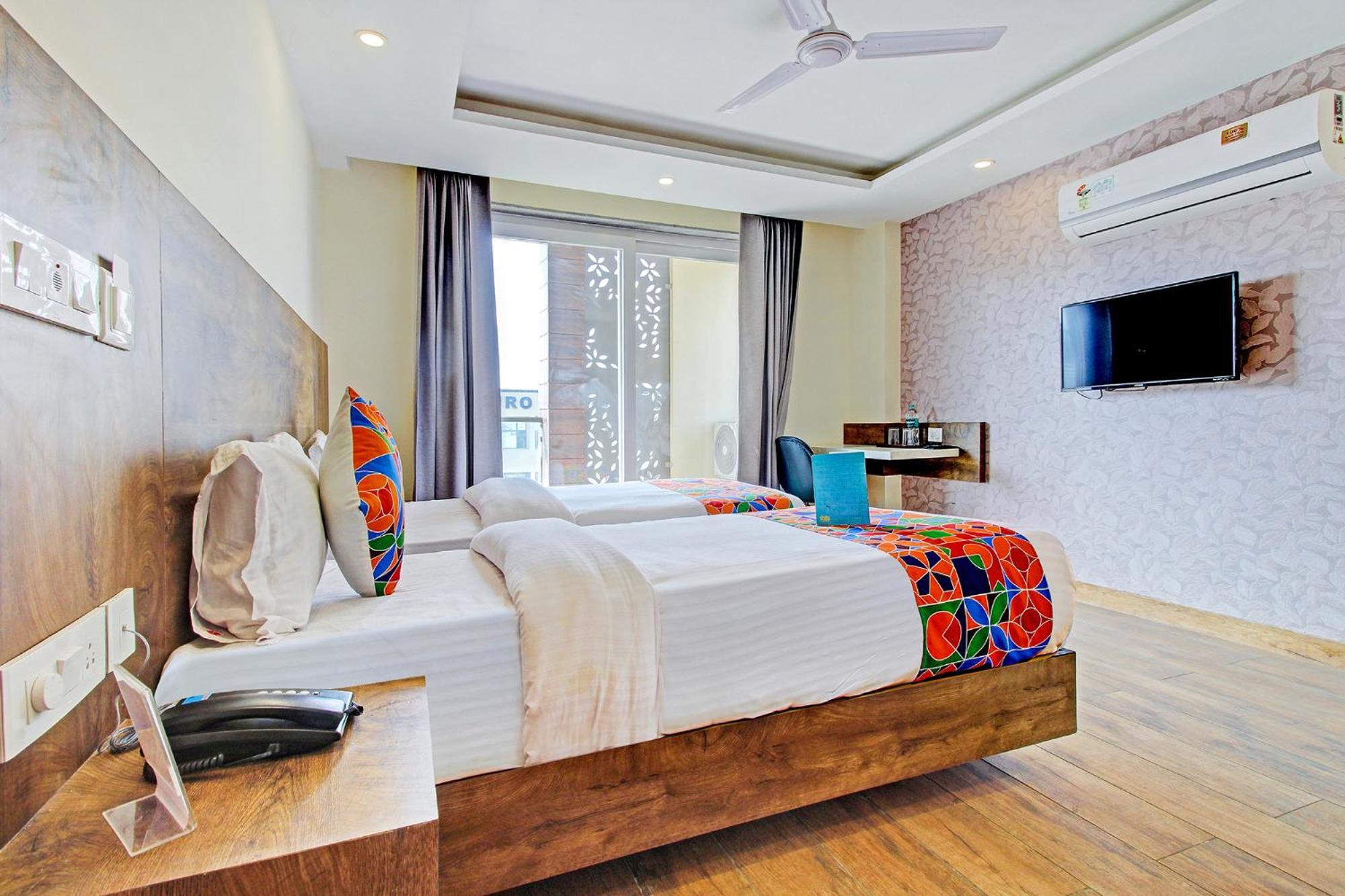 Fabhotel Soft Petals Gurgaon Exteriör bild