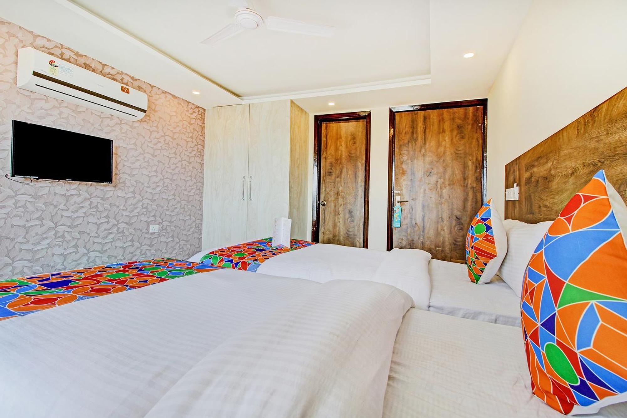 Fabhotel Soft Petals Gurgaon Exteriör bild